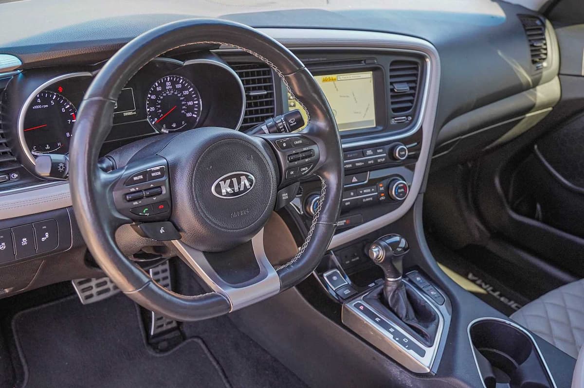 2015 Kia Optima - Image 9