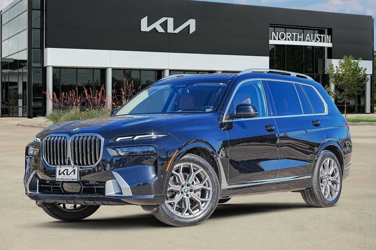 2023 BMW X7 - Image 1