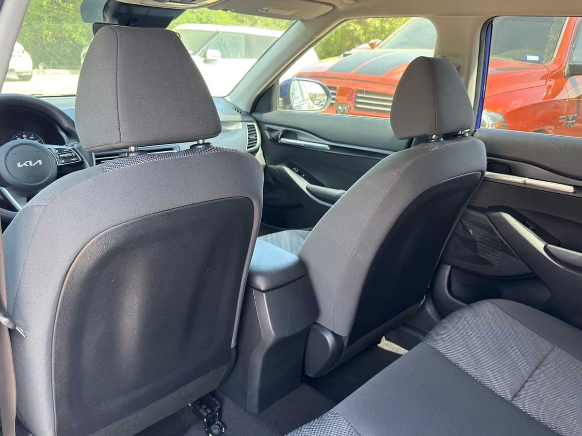 2023 Kia Seltos - Image 23