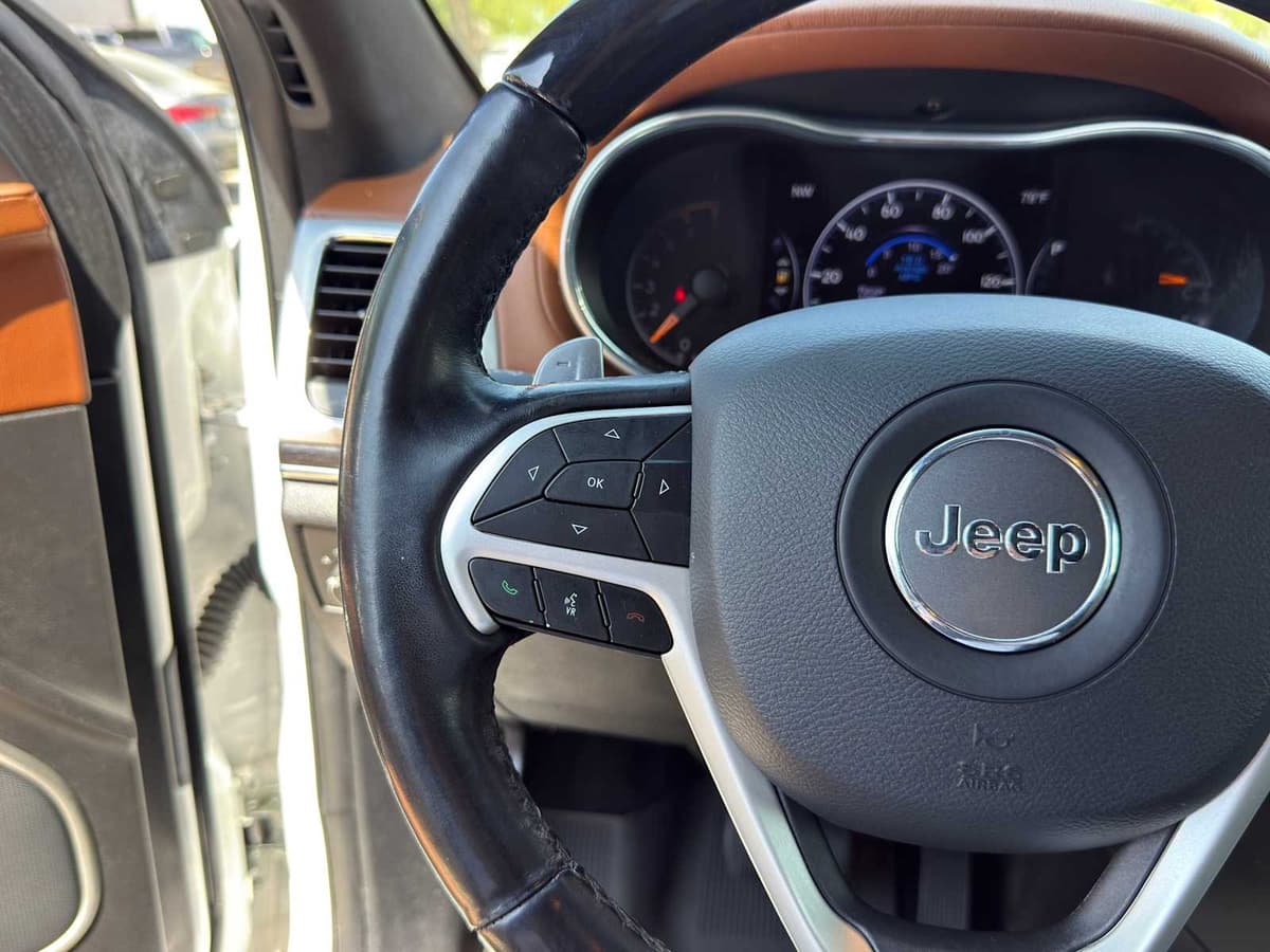 2020 Jeep Grand Cherokee - Image 15