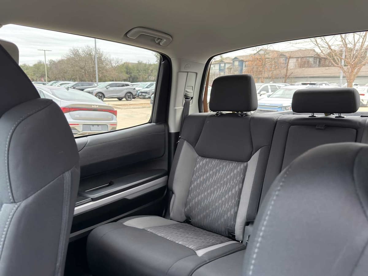 2021 Toyota Tundra - Image 31