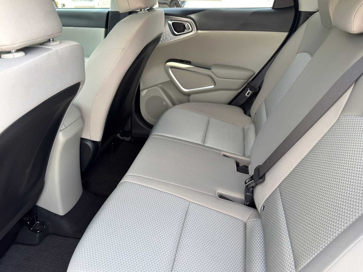 2025 Kia Soul - Image 23