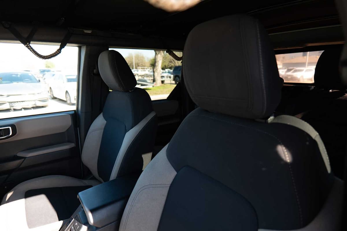 2022 Ford Bronco - Image 11