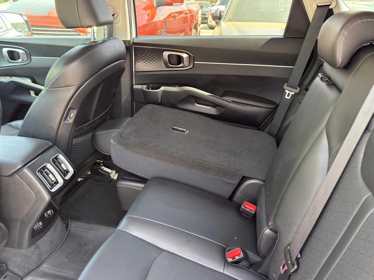 2023 Kia Sorento - Image 24