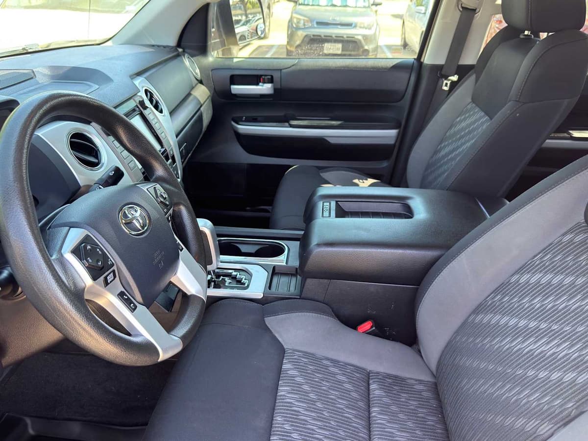 2019 Toyota Tundra - Image 11