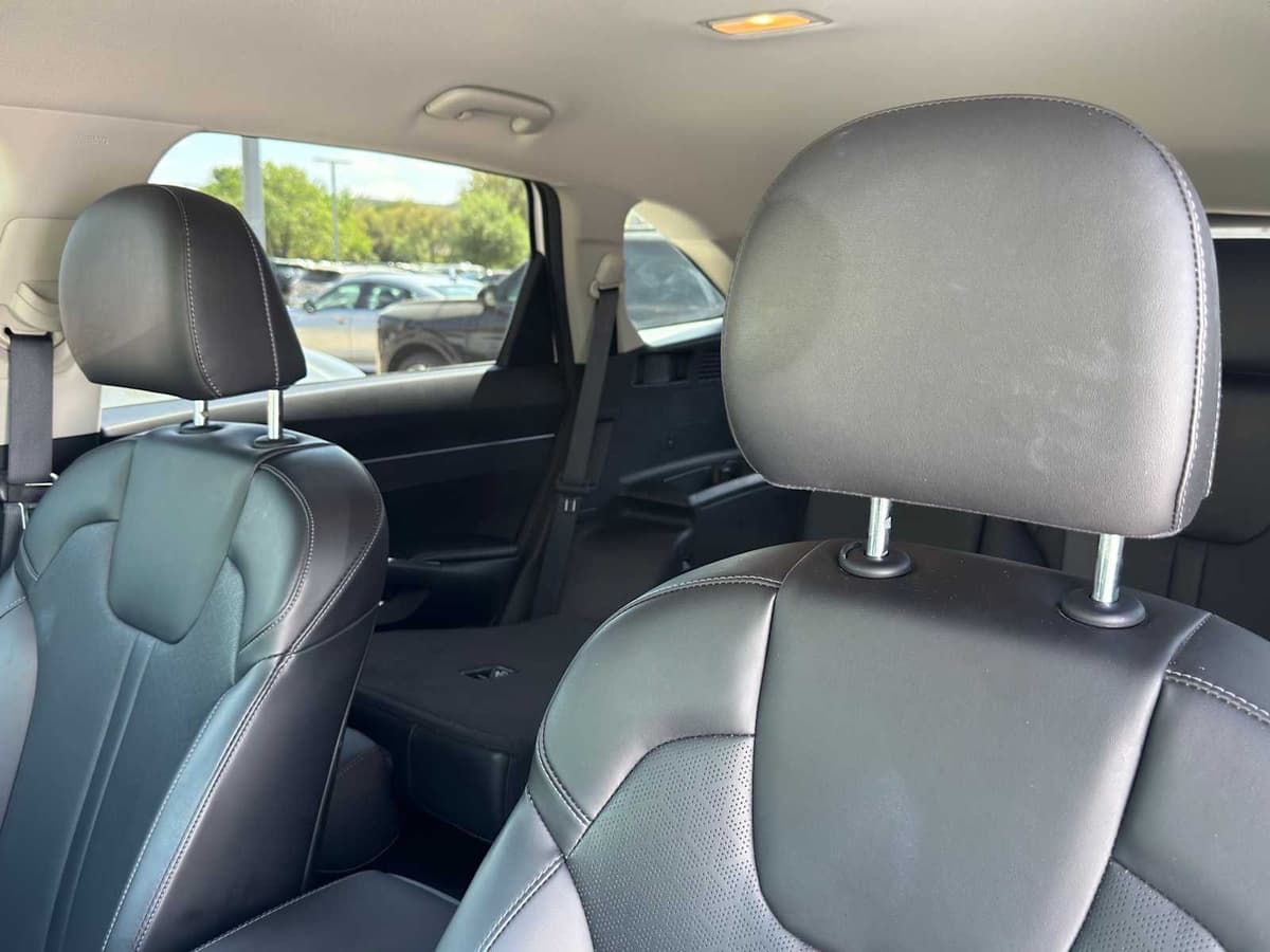 2023 Kia Sorento - Image 11