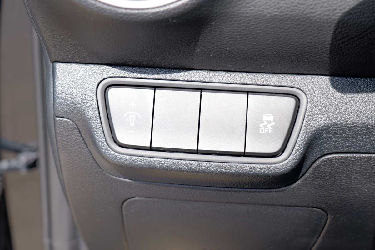 2024 Kia Forte - Image 19