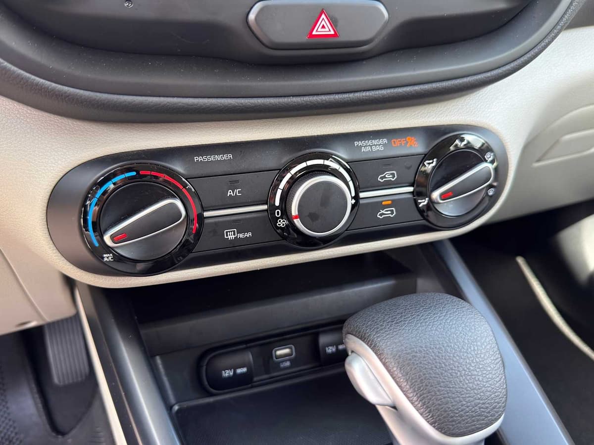 2025 Kia Soul - Image 12