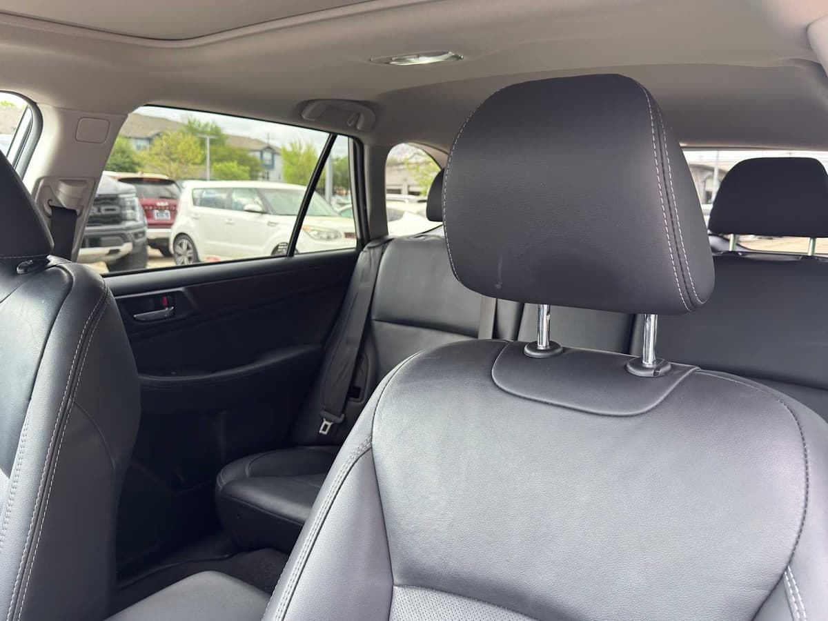 2019 Subaru Outback - Image 11