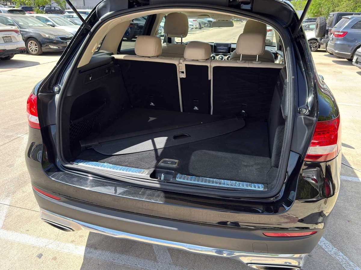 2018 Mercedes-Benz GLC 300 - Image 7