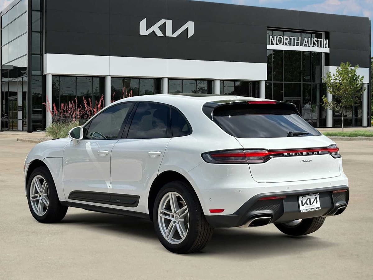2024 Porsche Macan - Image 4