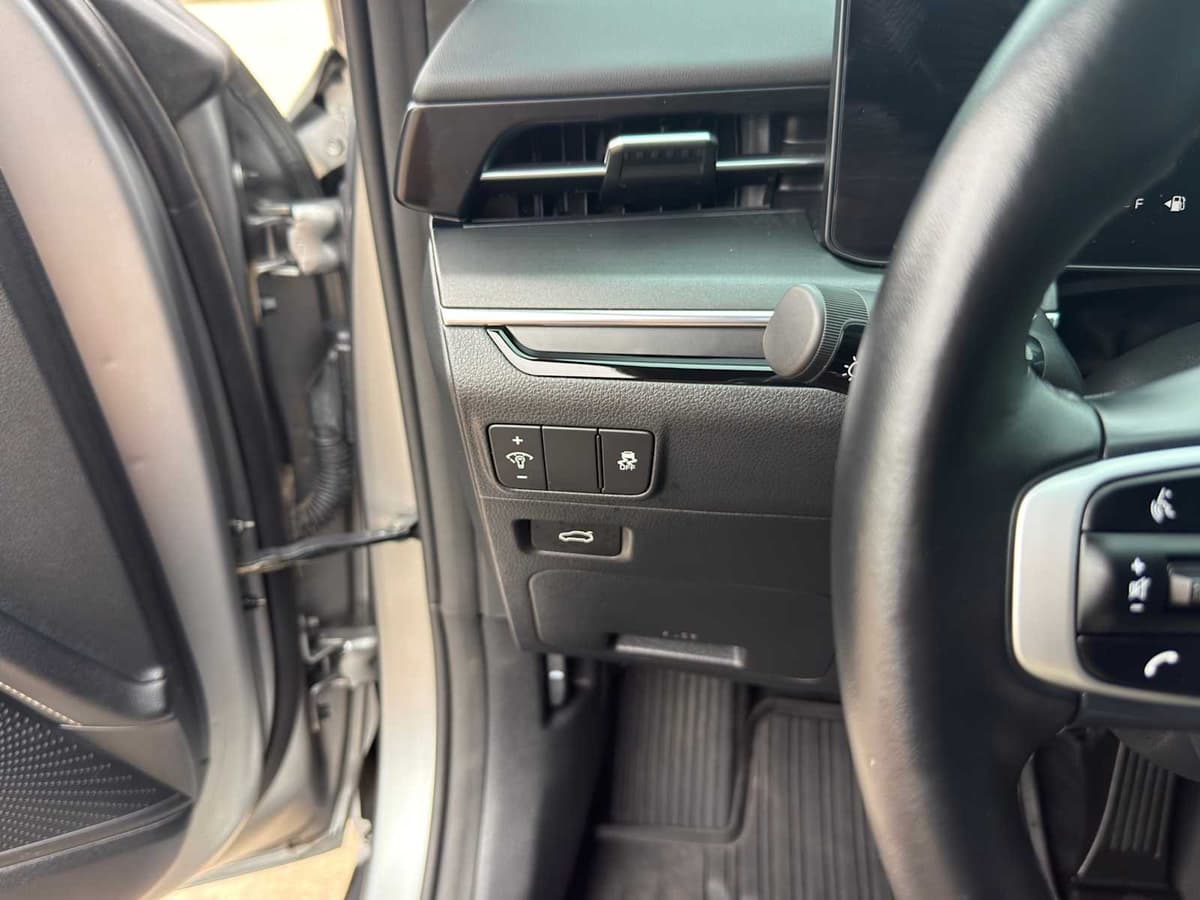 2025 Kia K5 - Image 23