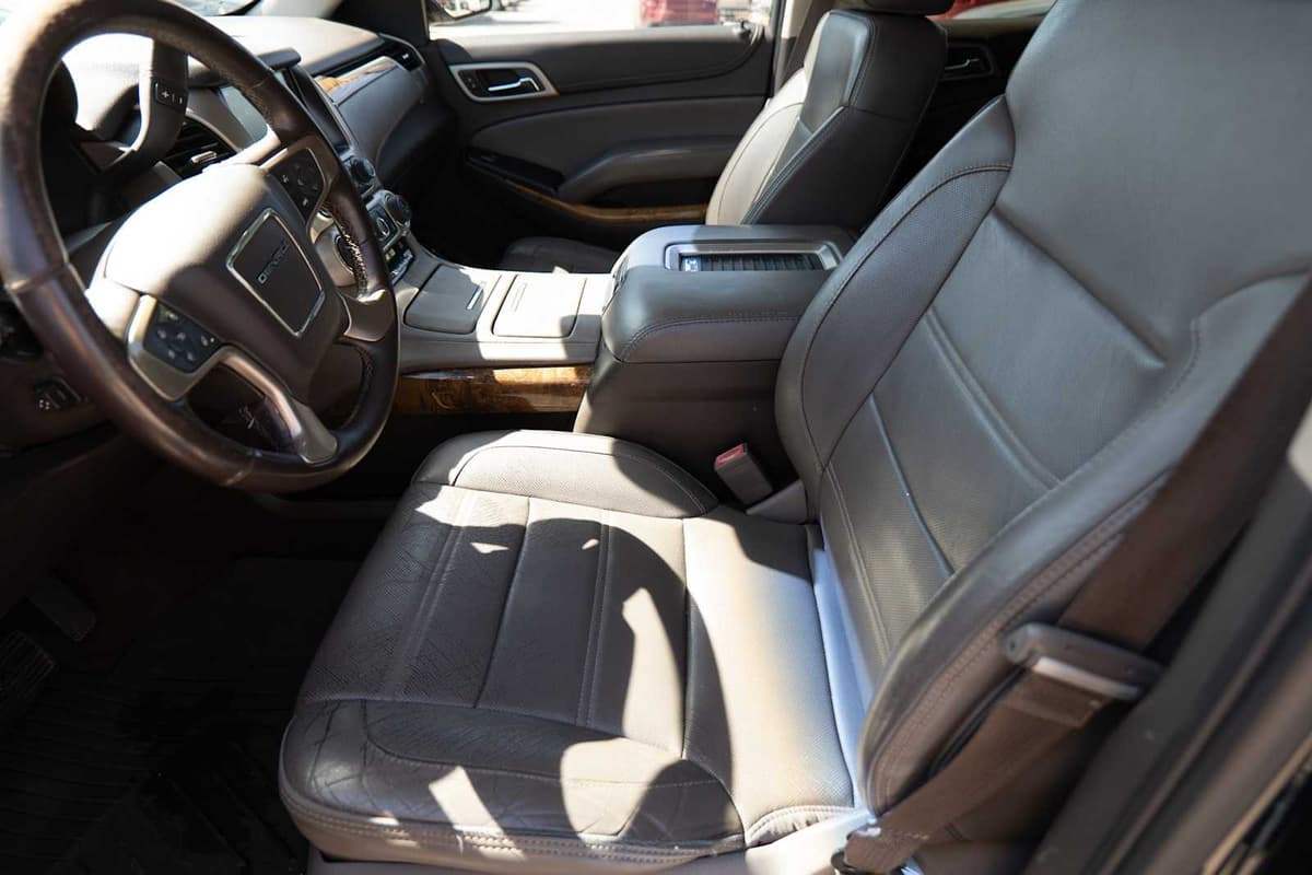 2015 GMC Yukon - Image 10