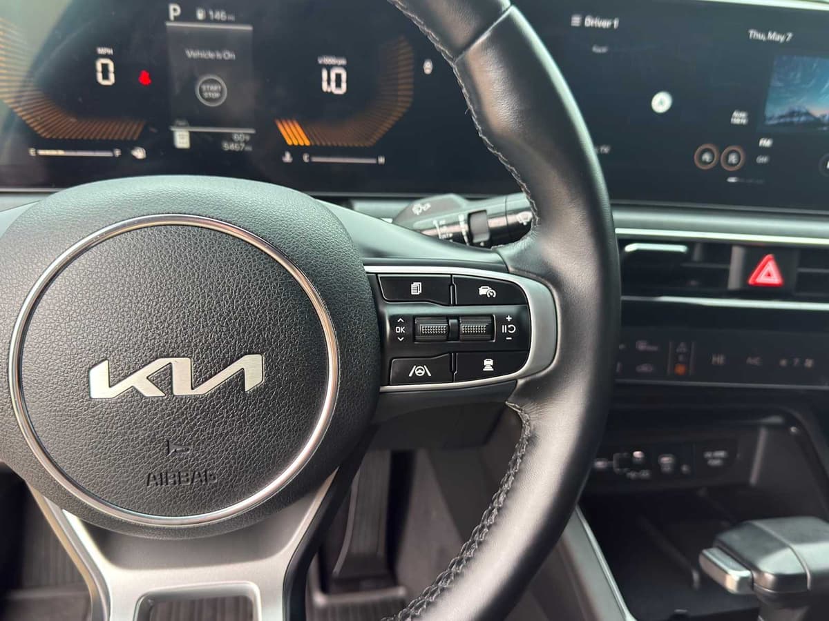 2025 Kia K5 - Image 19