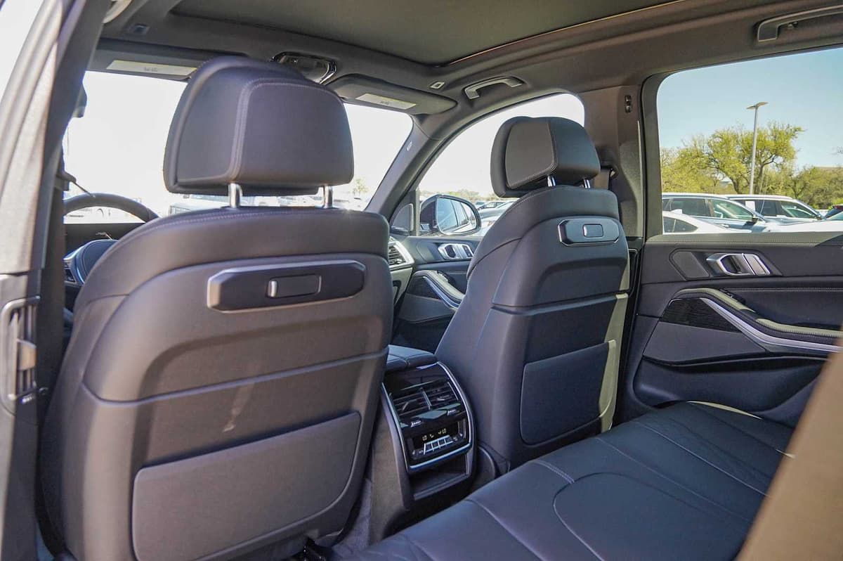 2026 BMW X5 - Image 32