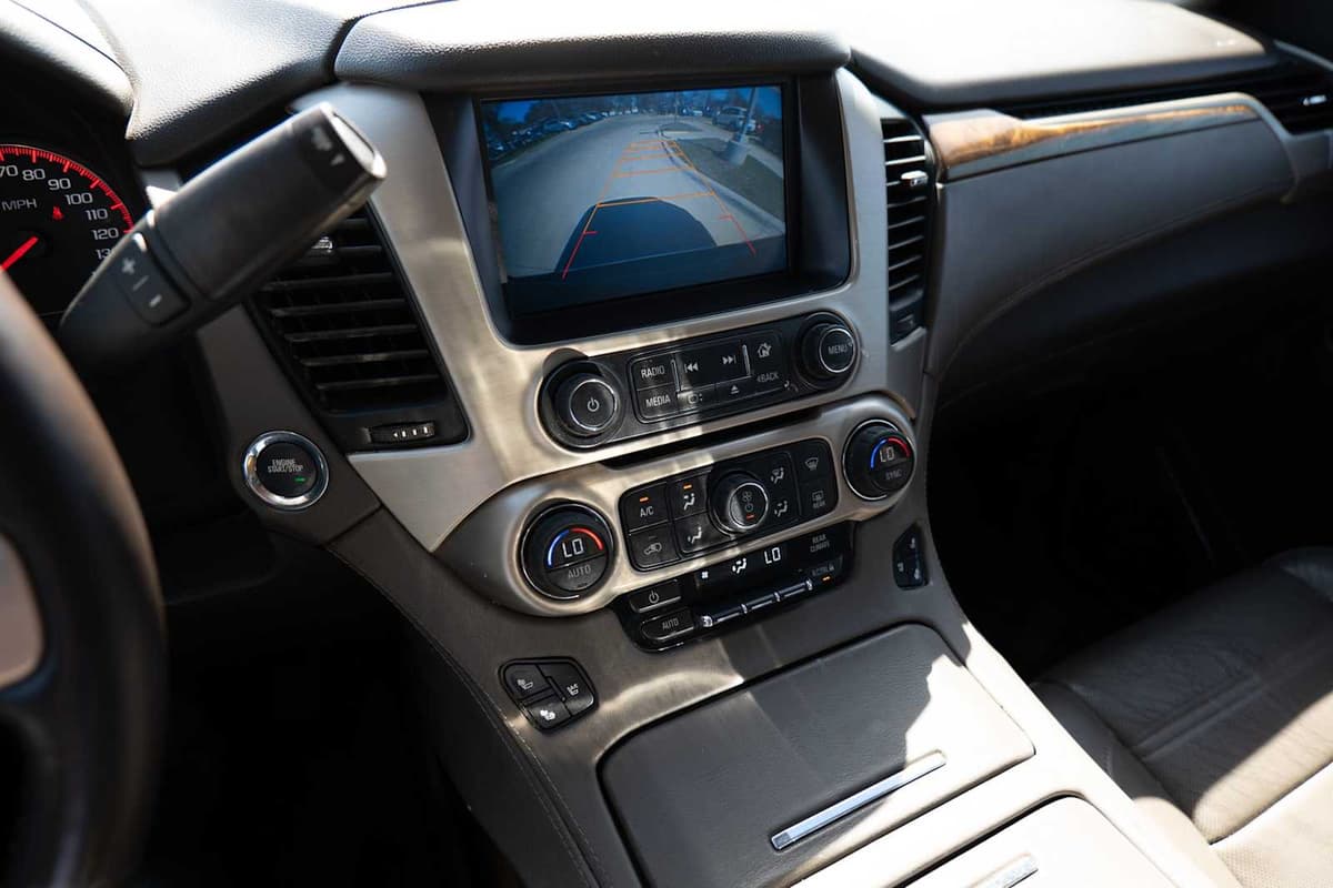 2015 GMC Yukon - Image 16