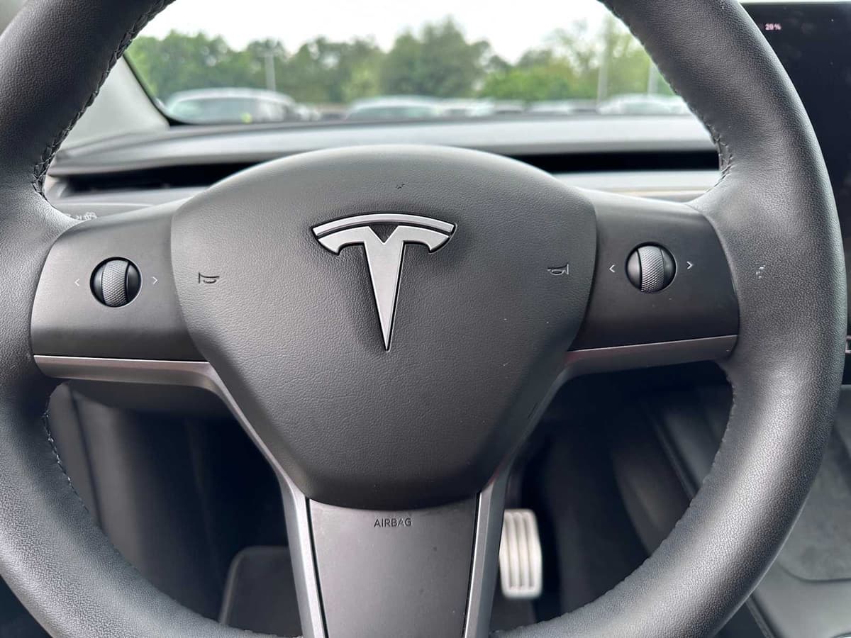 2023 Tesla Model Y - Image 11