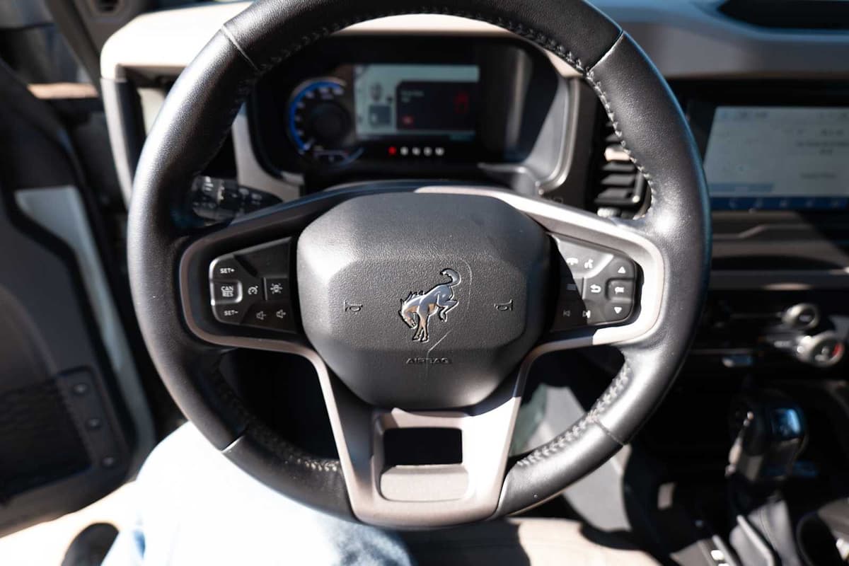 2022 Ford Bronco - Image 12