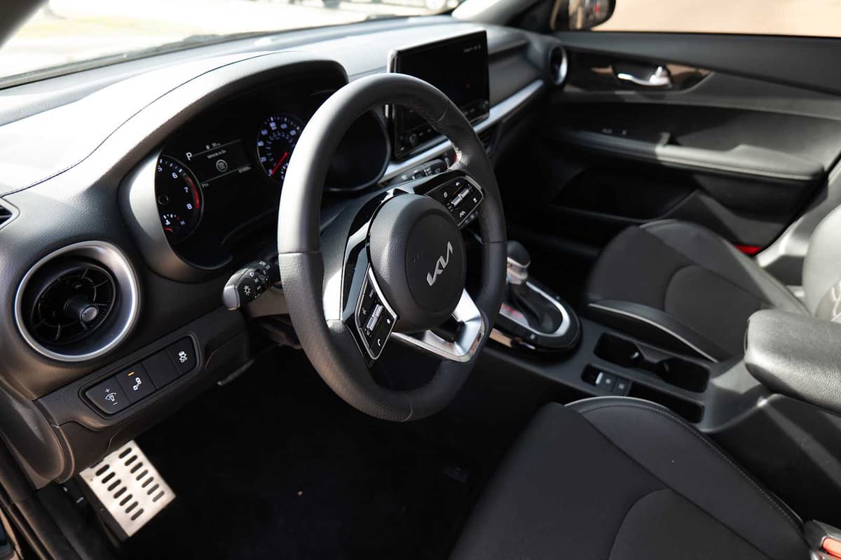 2024 Kia Forte - Image 9