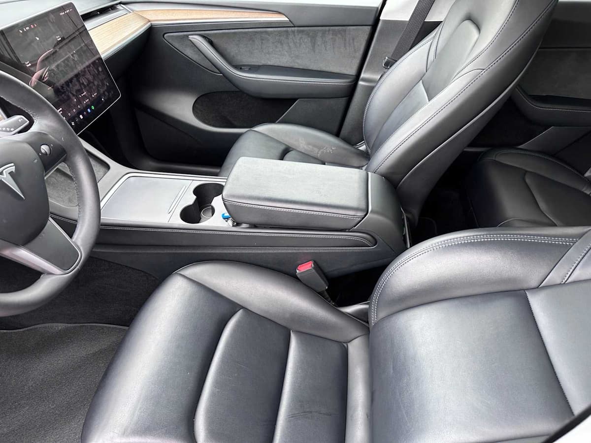 2023 Tesla Model Y - Image 9