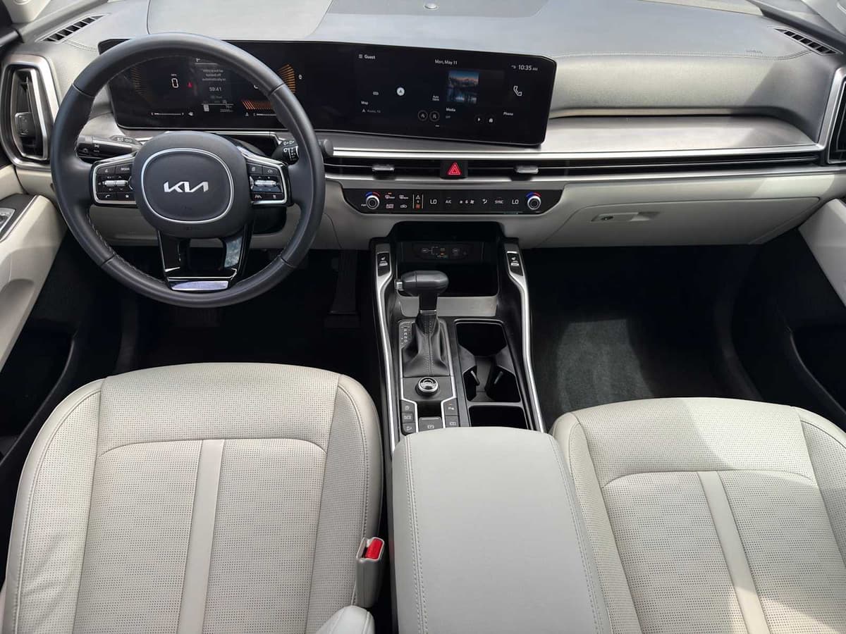 2025 Kia Sorento - Image 23