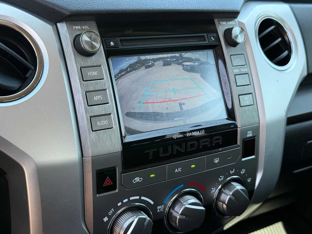 2019 Toyota Tundra - Image 18