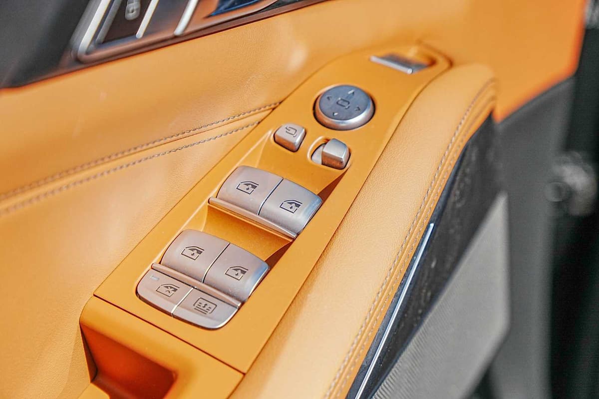 2023 BMW X7 - Image 27