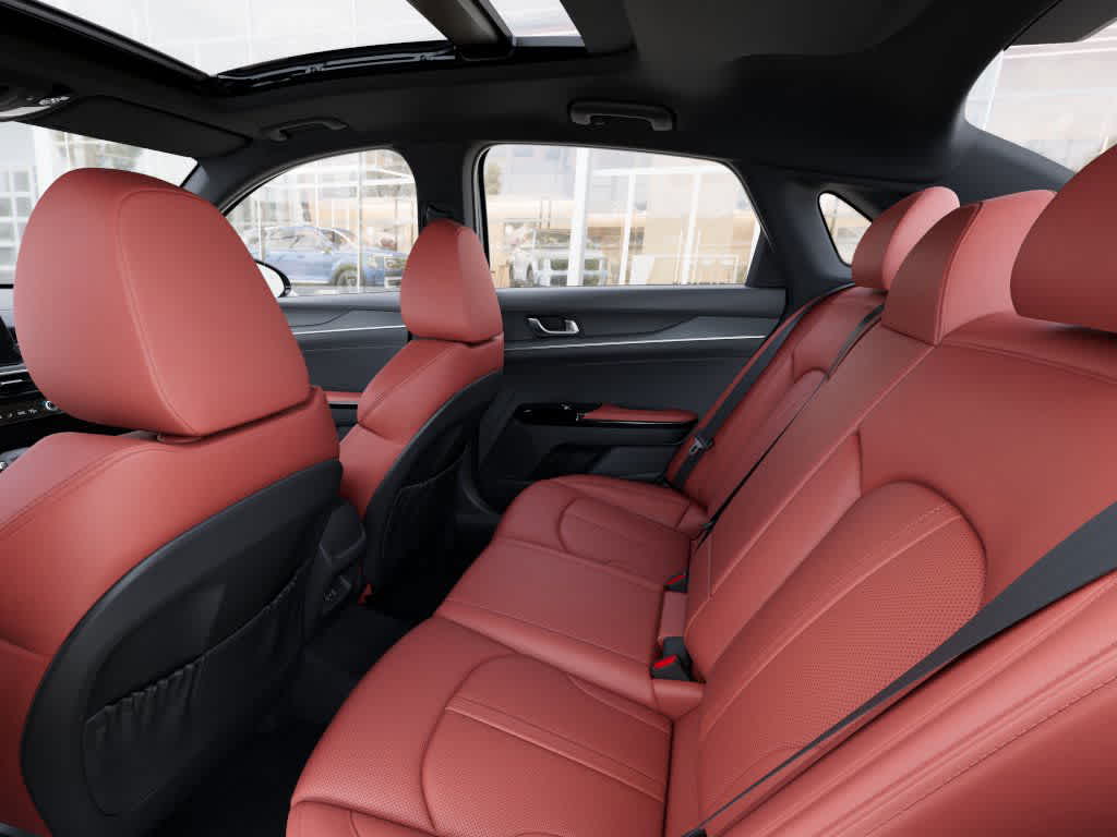 2026 Kia K5 - Image 18