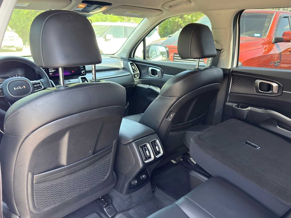 2023 Kia Sorento - Image 25
