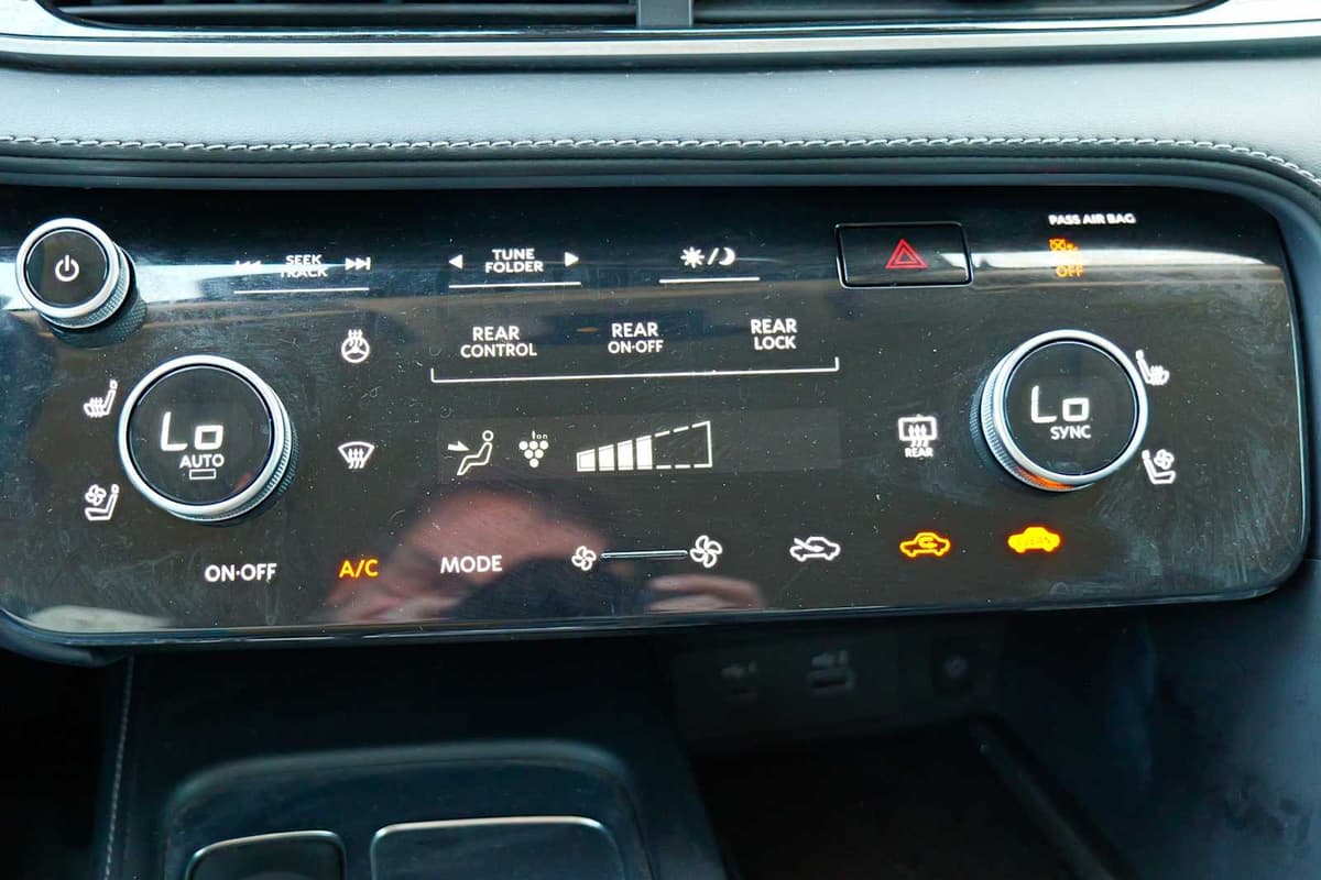 2023 INFINITI QX60 - Image 17