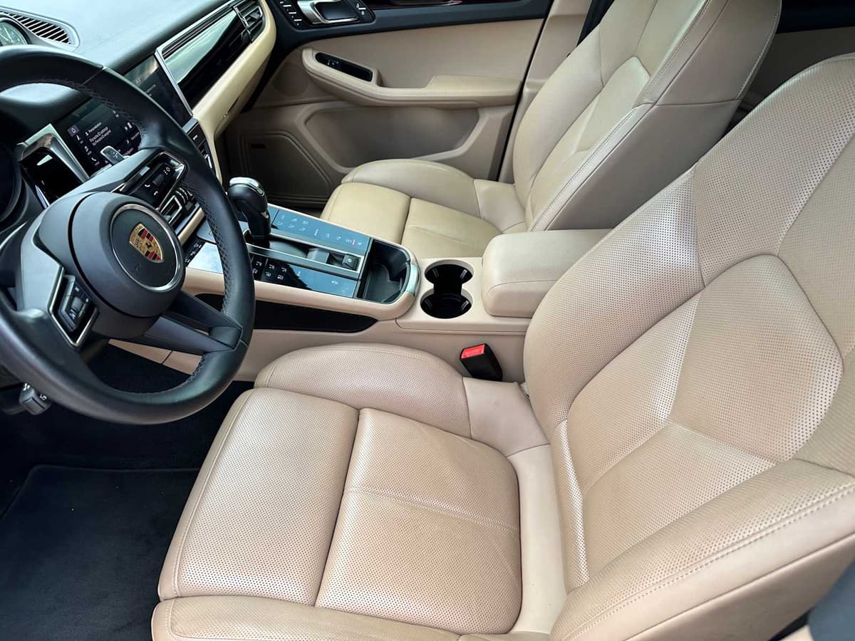 2024 Porsche Macan - Image 9