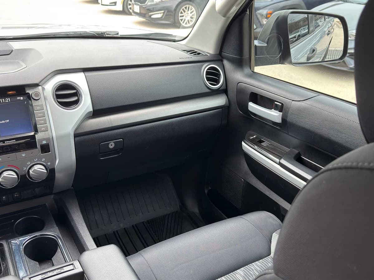 2021 Toyota Tundra - Image 34