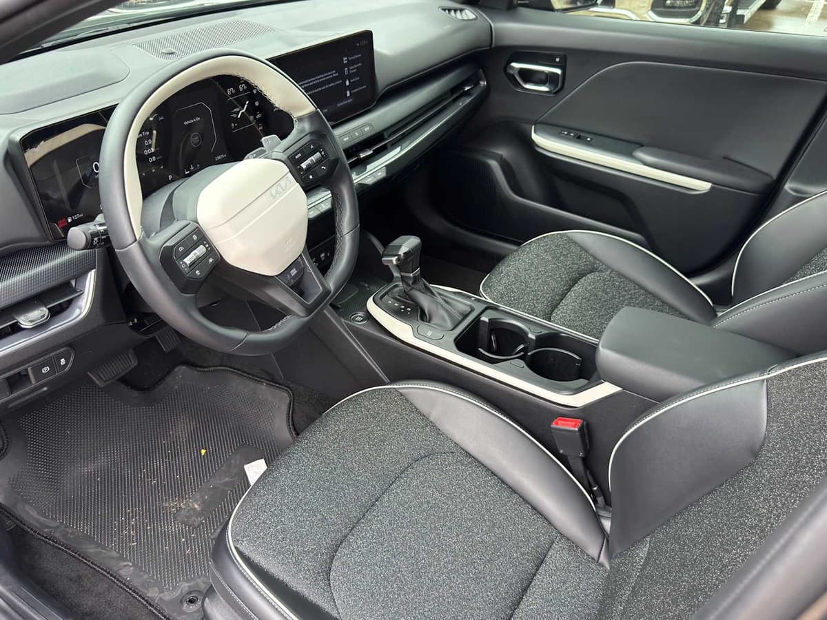 2025 Kia K4 - Image 8