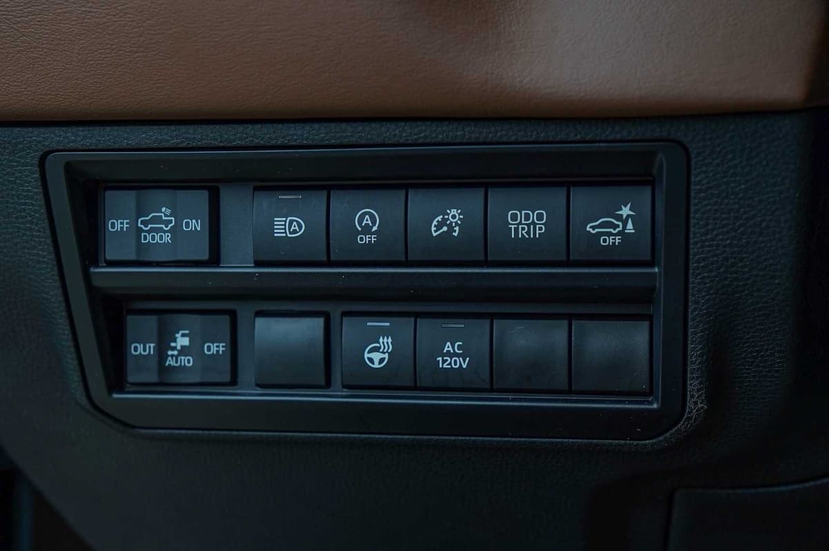 2023 Toyota Tundra - Image 22