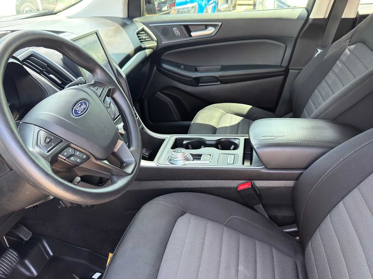 2022 Ford Edge - Image 7