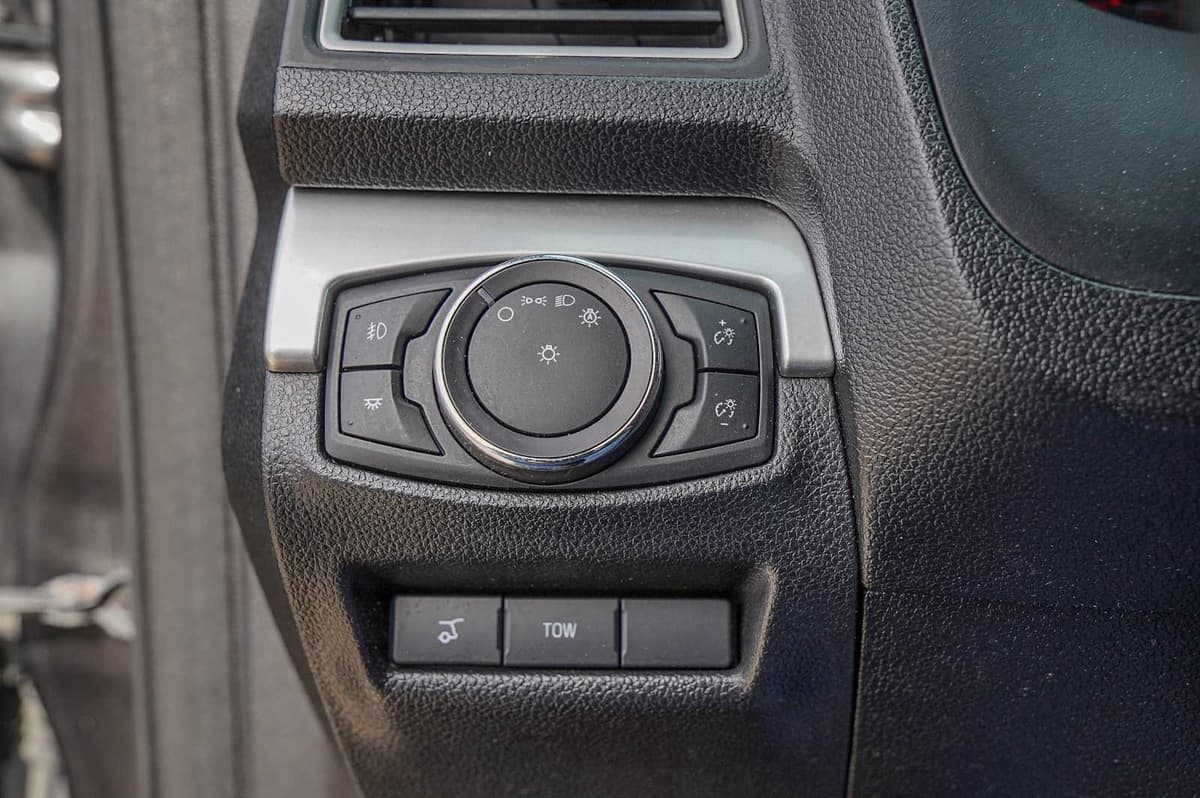 2017 Ford Explorer - Image 21