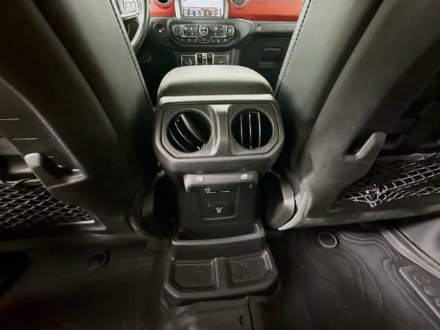 2021 Jeep Wrangler - Image 25