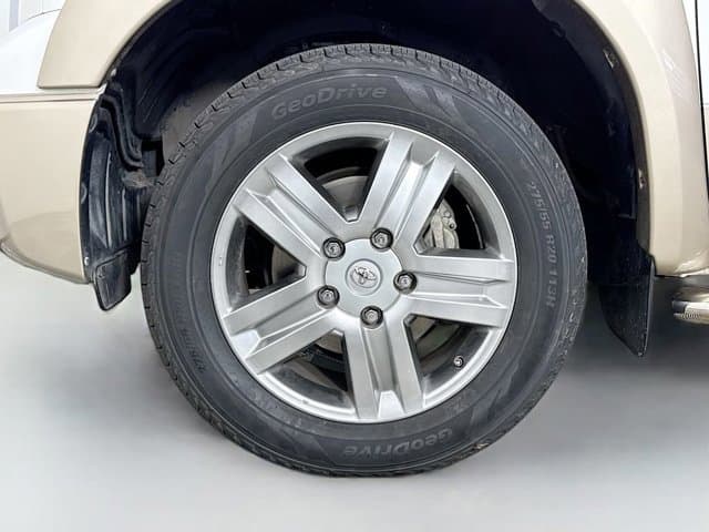 2010 Toyota Tundra - Image 32