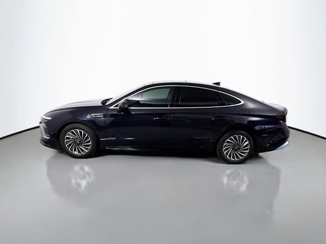 2024 Hyundai Sonata Hybrid - Image 8