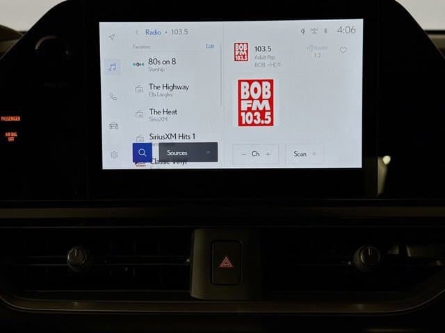 2026 LEXUS UX HYBRID - Image 11