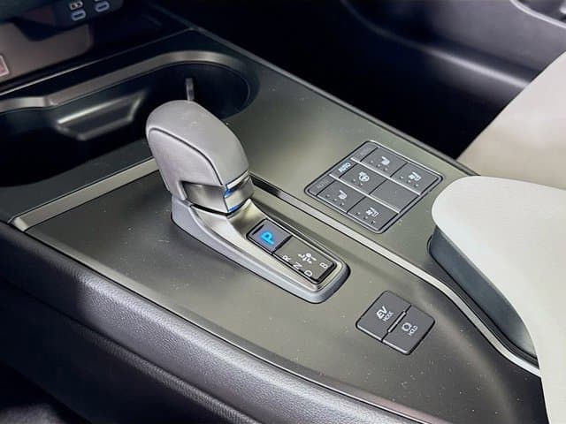 2026 LEXUS UX HYBRID - Image 14