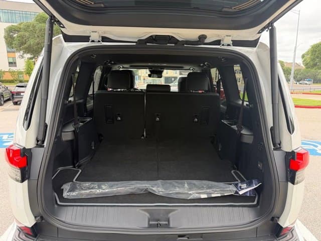 2025 LEXUS GX 550 - Image 12