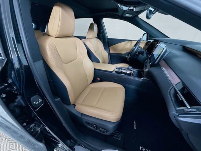 2025 LEXUS RX 350 - Image 30