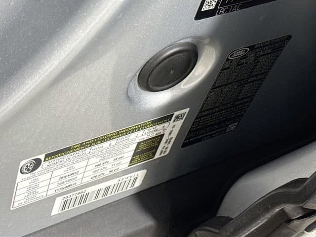 2020 Land Rover Range Rover Velar - Image 33