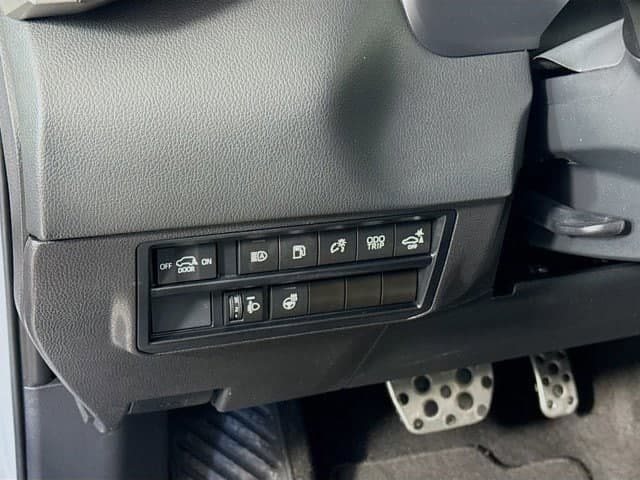 2024 Toyota Sequoia - Image 10