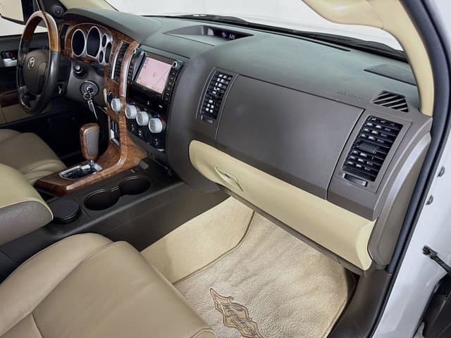 2010 Toyota Tundra - Image 30