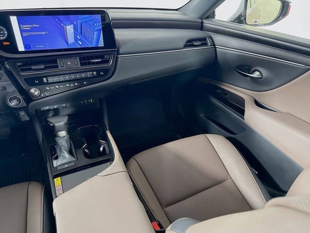 2025 LEXUS ES 350 - Image 24