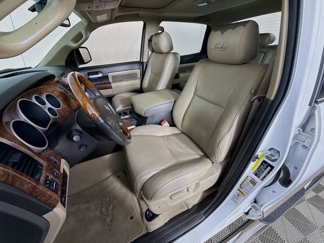 2010 Toyota Tundra - Image 22