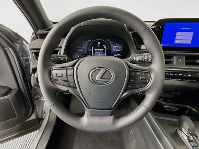 2026 LEXUS UX HYBRID - Image 10