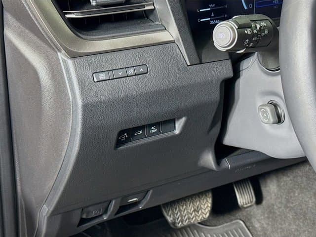 2024 LEXUS GX 550 - Image 10